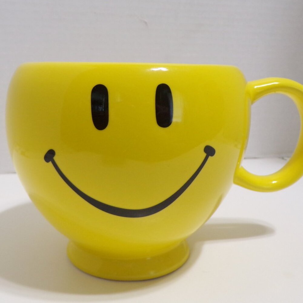 Vintage Yellow Teleflora smiley cup large size